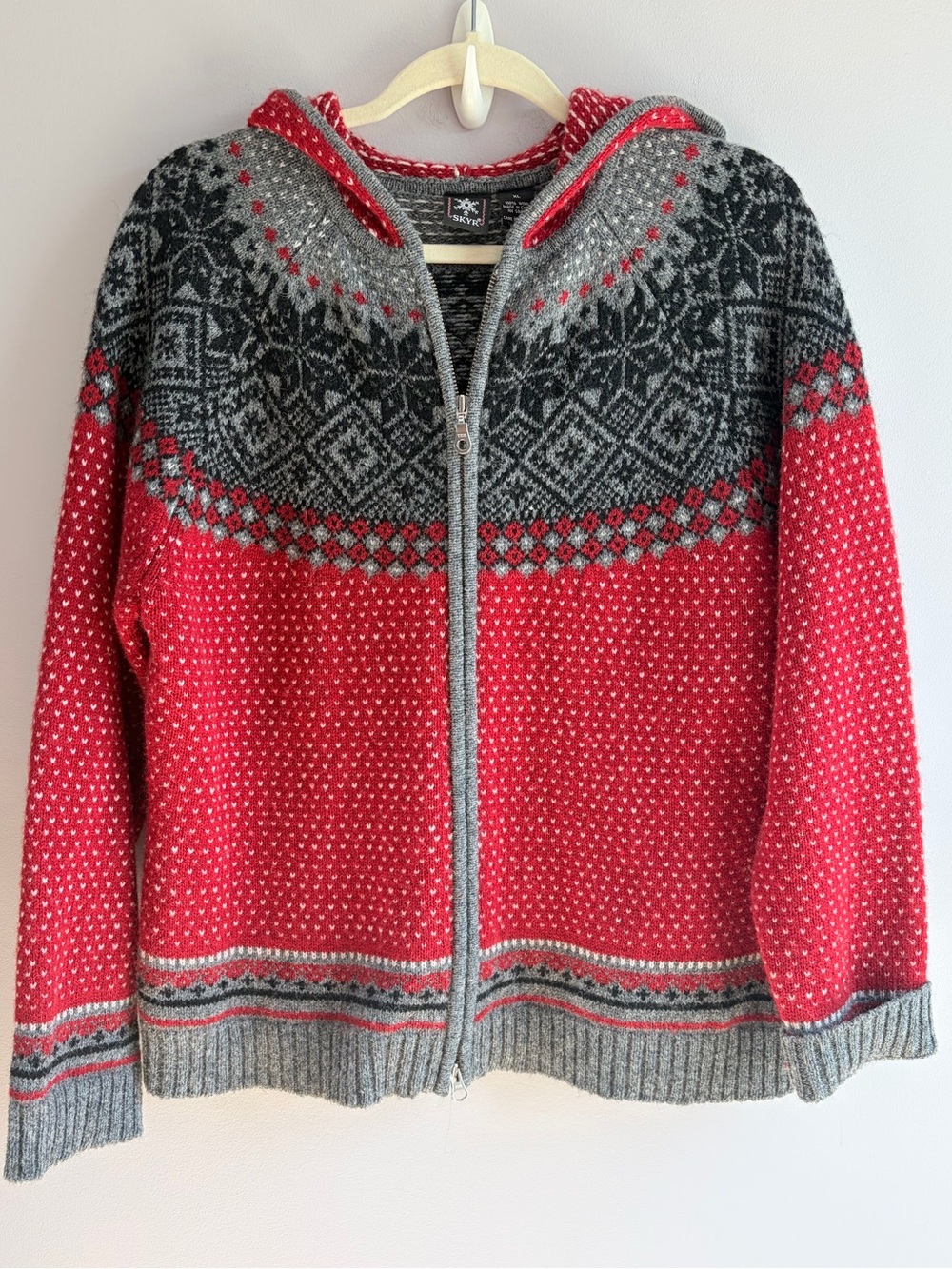 SKYR 100% Wool Hooded Cardigan Red Gray Fairisle Zip Front Cozy Scandi EUC XL